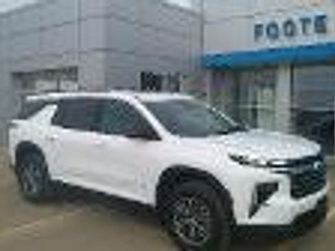 Certified 2025 Chevrolet Traverse LT image 1