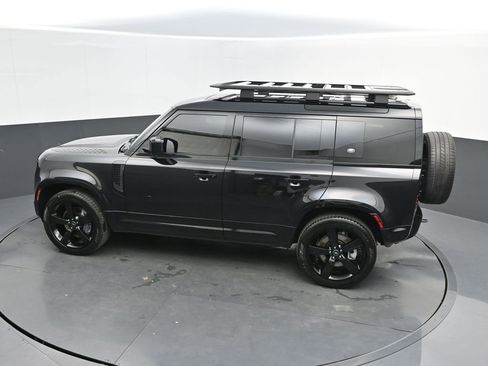 Used 2023 Land Rover Defender 110 X-Dynamic SE image 31