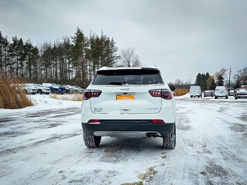 Certified 2022 Jeep Compass Limited image 5