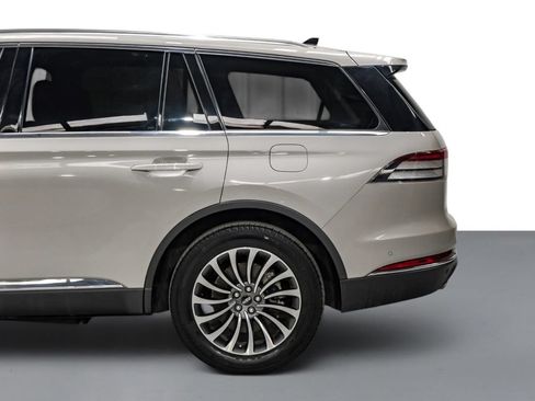 Used 2022 Lincoln Aviator Reserve w/ Equipment Group 201A AWD/4WD image 11