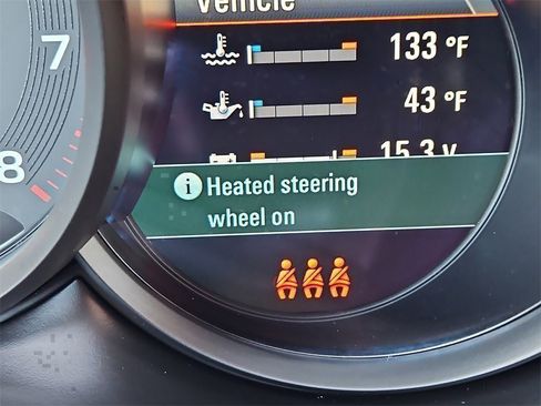 Certified 2025 Porsche Macan image 24