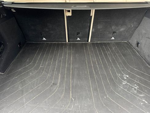 Used 2019 Mercedes-Benz GLC 300 4MATIC image 17