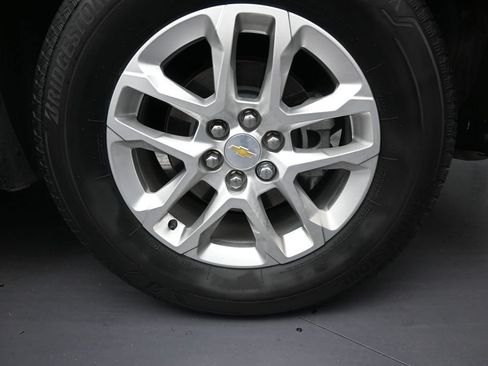 Used 2023 Chevrolet Traverse LS FWD image 10