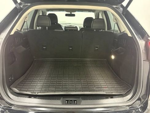 Used 2017 Ford Edge Titanium w/ Technology Package FWD image 8
