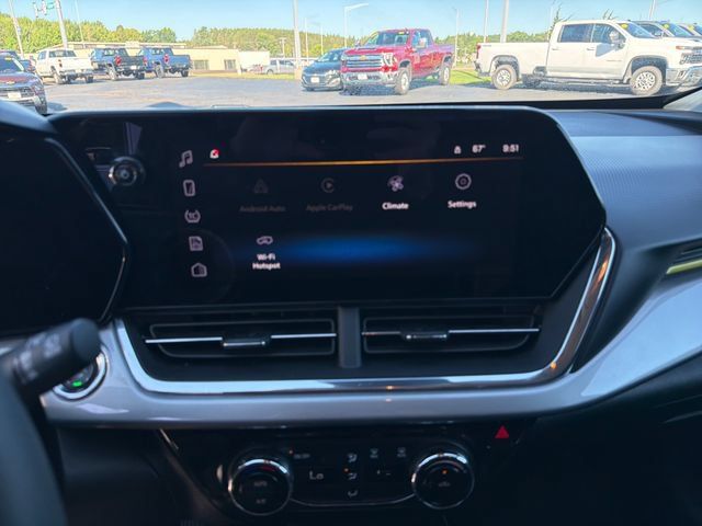 Used 2025 Chevrolet Trax LT FWD image 22
