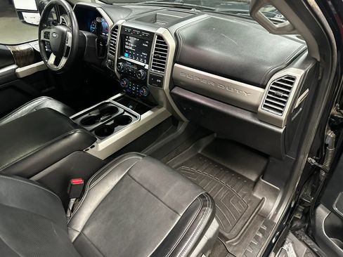 Used 2017 Ford F250 Lariat w/ Lariat Ultimate Package AWD/4WD image 23