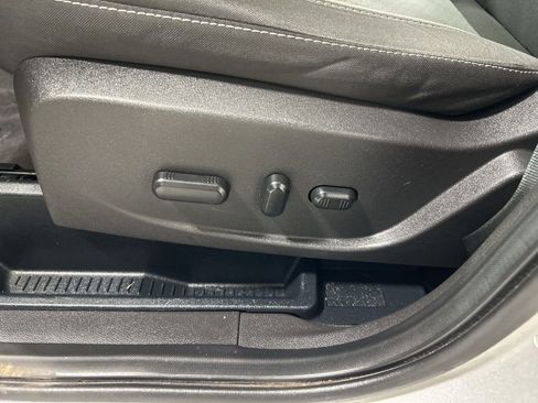 Used 2017 Ford Escape SE w/ Equipment Group 201A image 11