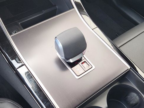 New 2026 Land Rover Range Rover Velar Dynamic SE image 14