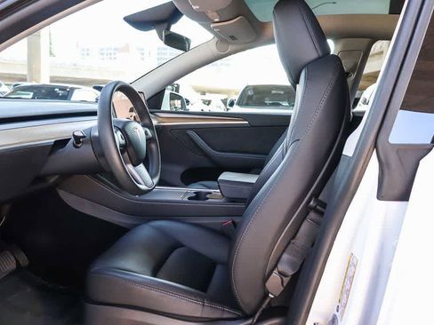 Used 2024 Tesla Model Y 2WD image 16