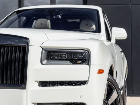 Used 2019 Rolls-Royce Cullinan image 15
