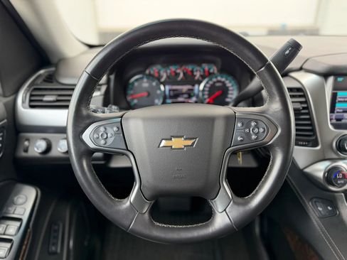 Used 2018 Chevrolet Suburban LT image 25