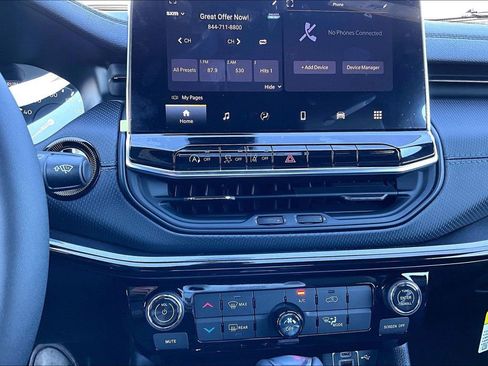 New 2026 Jeep Compass Latitude image 36