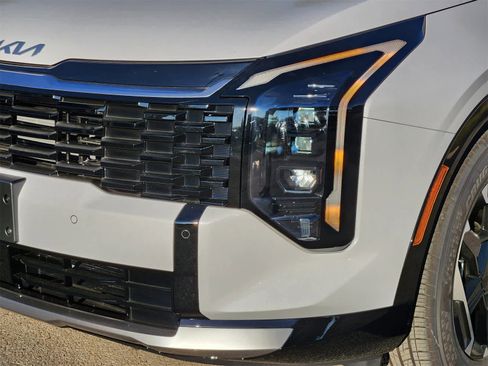 New 2026 Kia Sportage SX image 7