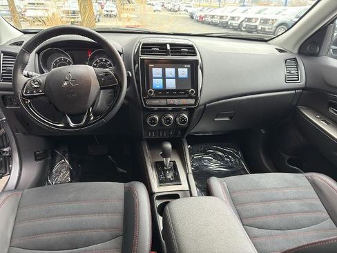Used 2025 Mitsubishi Outlander Sport AWD image 23