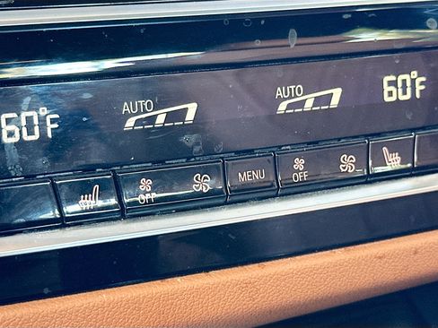 Used 2023 BMW 530i w/ Premium Package image 21