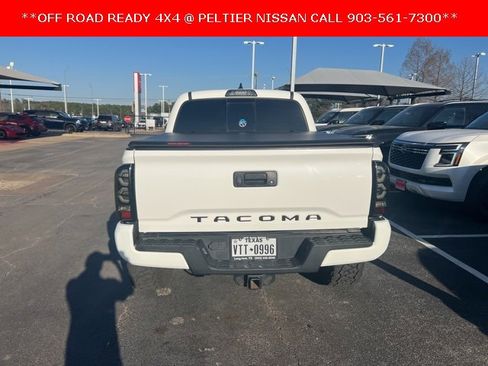 Used 2019 Toyota Tacoma TRD Off-Road image 3