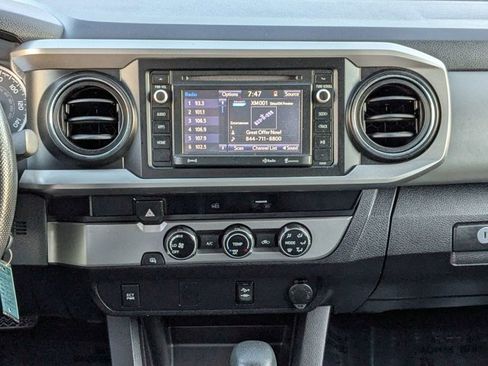 Used 2016 Toyota Tacoma SR5 image 18