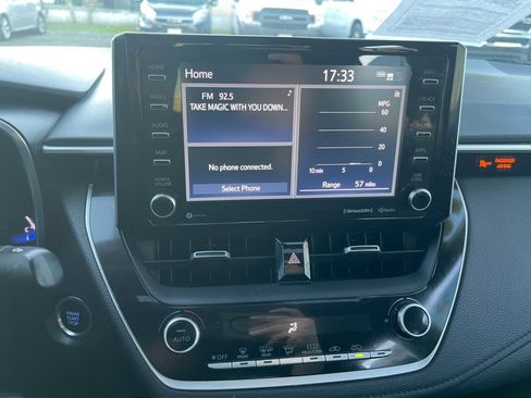 Used 2022 Toyota Corolla XLE image 23