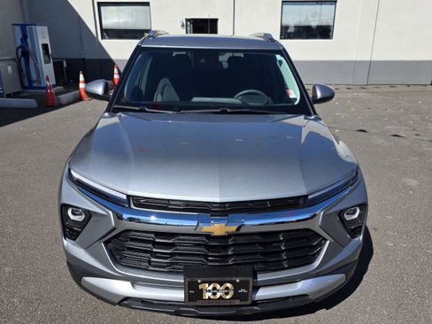 Used 2025 Chevrolet TrailBlazer LT image 3