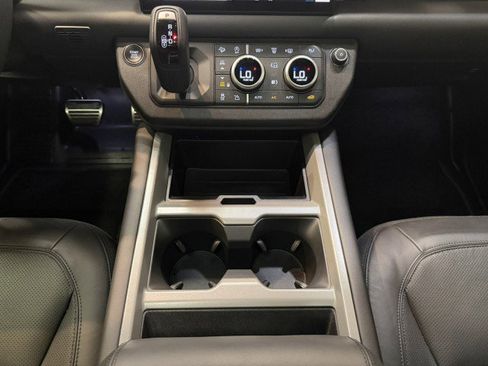 Used 2025 Land Rover Defender 130 V8 image 31