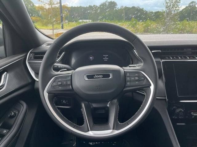 Used 2026 Jeep Grand Cherokee Laredo RWD image 59