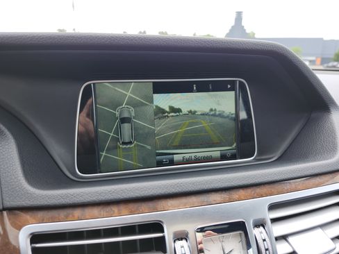 Used 2014 Mercedes-Benz E 350 4MATIC Wagon image 4