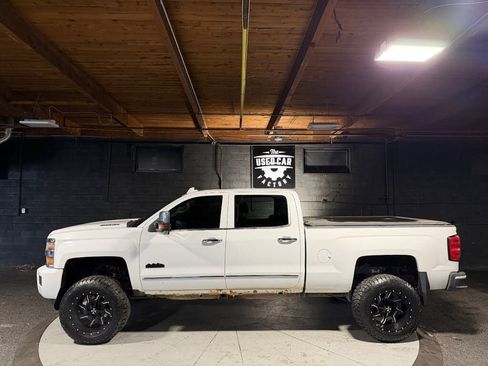 Used 2015 Chevrolet Silverado 2500 High Country w/ Duramax Plus Package AWD/4WD image 2