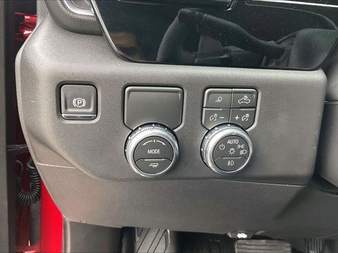 Certified 2026 GMC Sierra 1500 SLT image 26