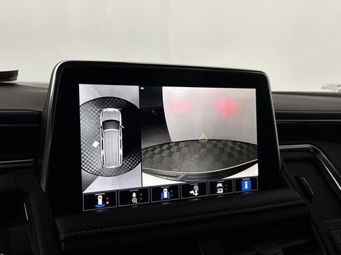 Used 2021 GMC Yukon SLT w/ SLT Luxury Package image 15