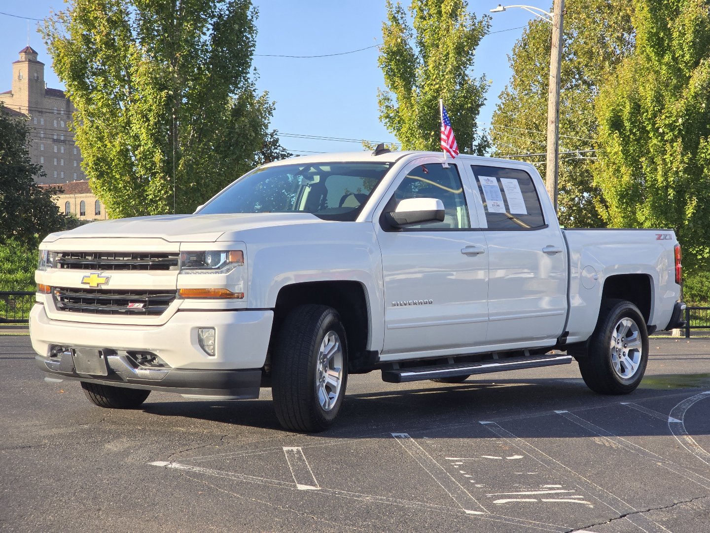 Certified 2018 Chevrolet Silverado 1500 LT w/ All Star Edition AWD/4WD image 19