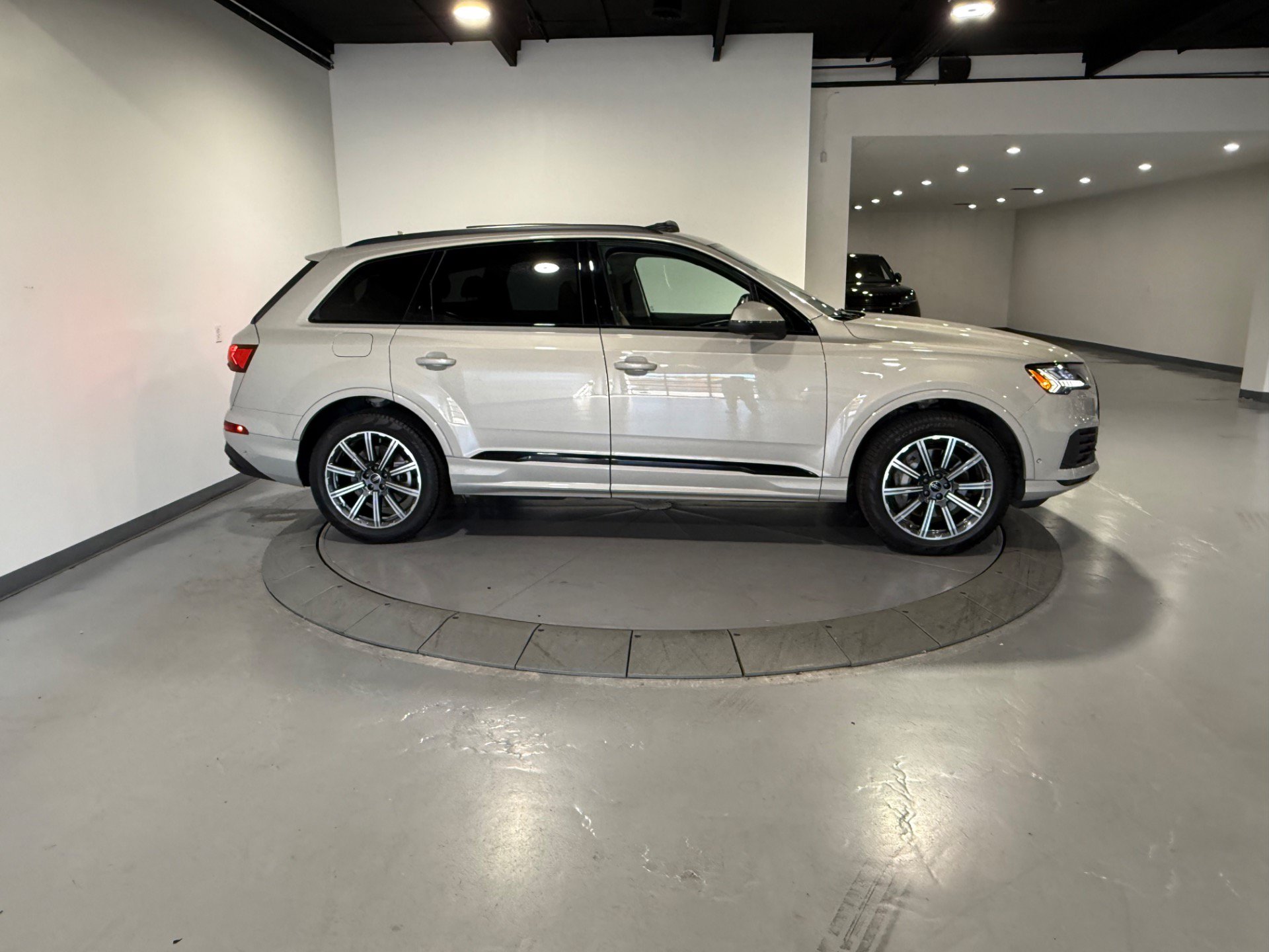 Used 2024 Audi Q7 2.0T Premium Plus w/ Premium Plus Package AWD/4WD image 8