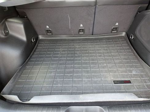 Used 2019 Jeep Cherokee Limited image 27