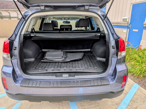 Used 2013 Subaru Outback 2.5i Limited AWD/4WD image 8