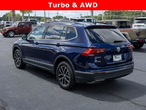 Used 2021 Volkswagen Tiguan SE w/ Panoramic Sunroof Package image 5