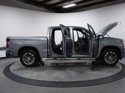 Used 2025 Chevrolet Silverado 1500 High Country w/ Technology Package AWD/4WD image 11