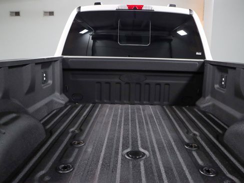 Used 2025 Ford F450 Platinum w/ FX4 Off-Road Package image 32