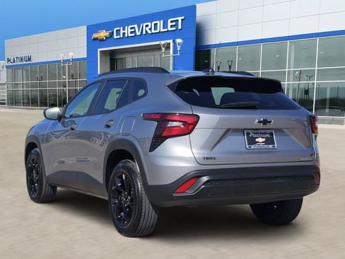 New 2026 Chevrolet Trax LT w/ Driver Confidence Package FWD image 4