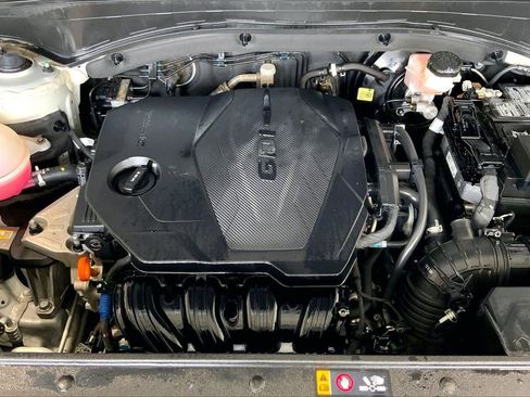 Used 2023 Hyundai Santa Fe SEL image 9