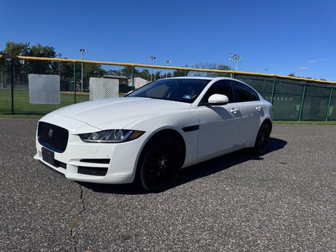 Used 2018 Jaguar XE Prestige AWD/4WD image 3
