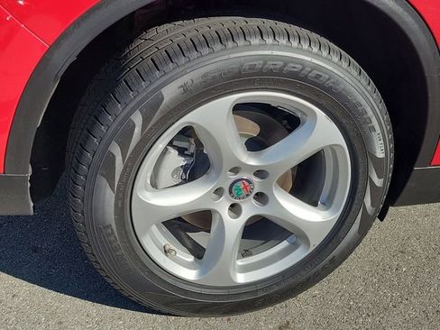 Used 2019 Alfa Romeo Stelvio image 25