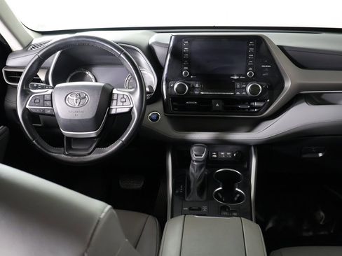 Used 2022 Toyota Highlander XLE image 35