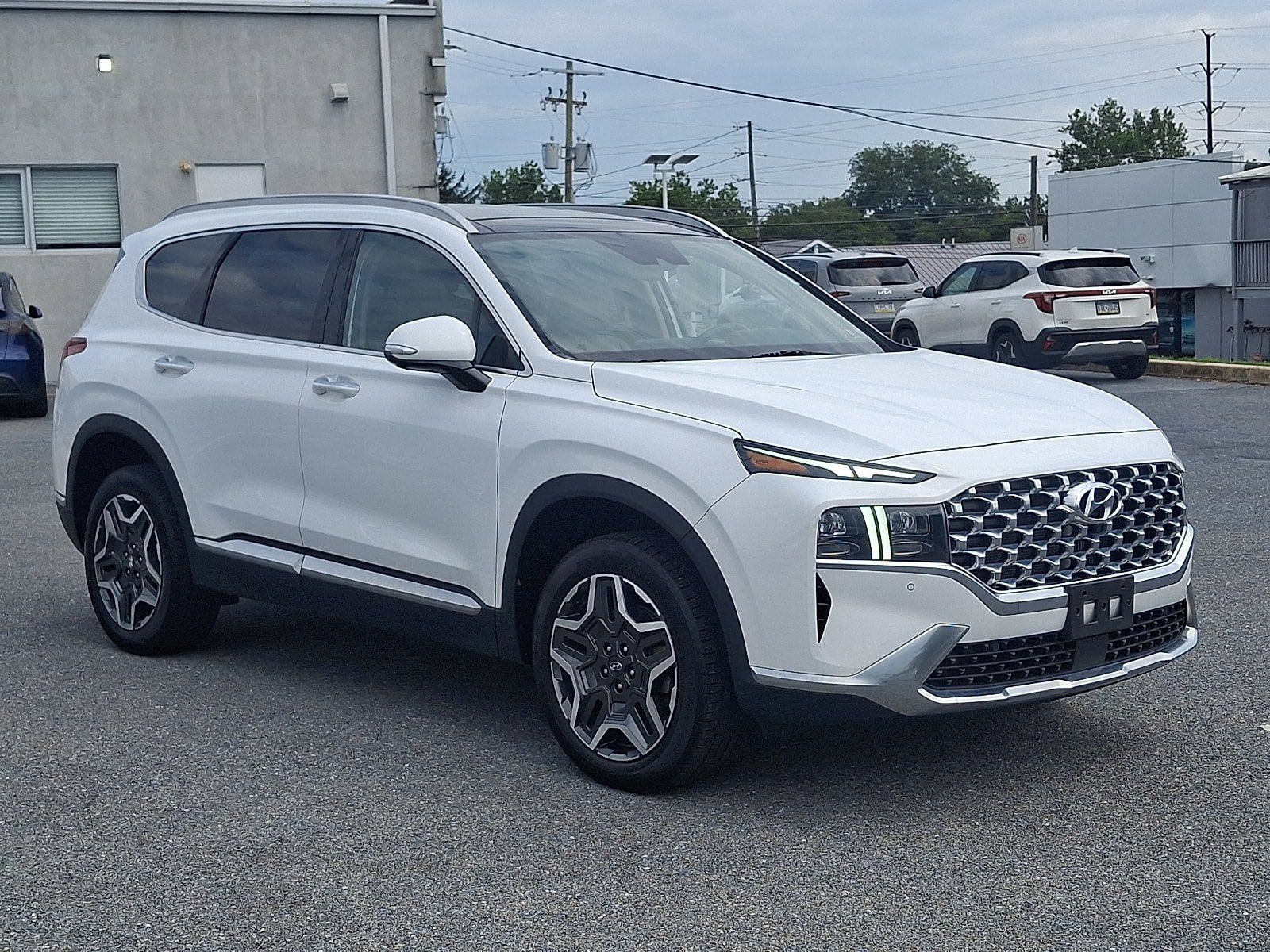 Certified 2023 Hyundai Santa Fe Limited AWD/4WD image 3