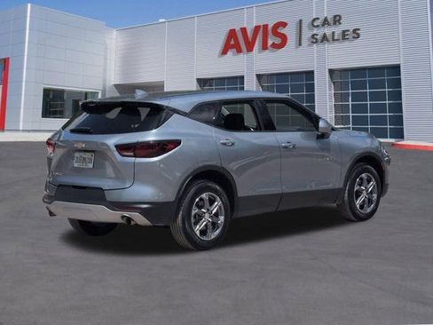 Used 2025 Chevrolet Blazer LT FWD image 6