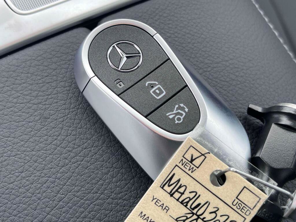 New 2026 Mercedes-Benz CLE 450 4MATIC Coupe image 4