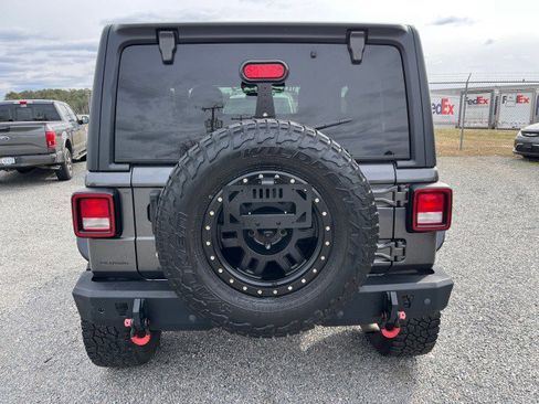 Used 2018 Jeep Wrangler Sport image 8