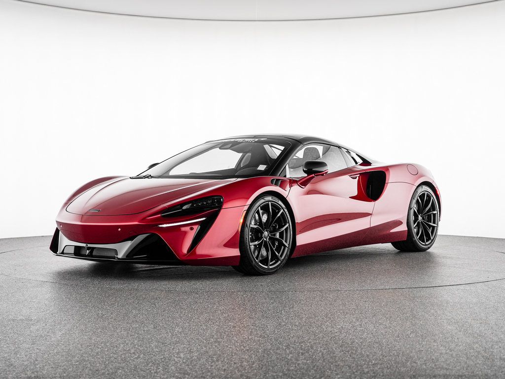 Used 2025 McLaren Artura Spider RWD image 16
