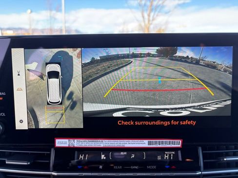 Used 2025 Toyota Sienna Platinum image 16