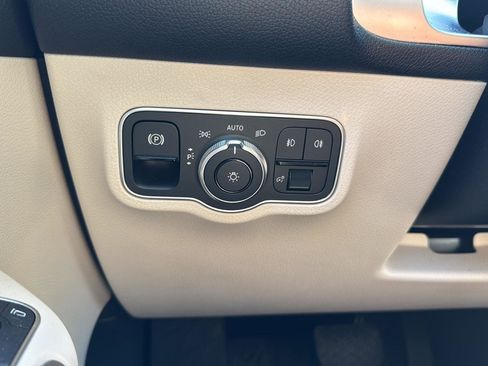 Used 2023 Mercedes-Benz GLB 250 image 34