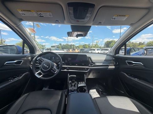 Used 2024 Kia Sportage EX FWD image 7
