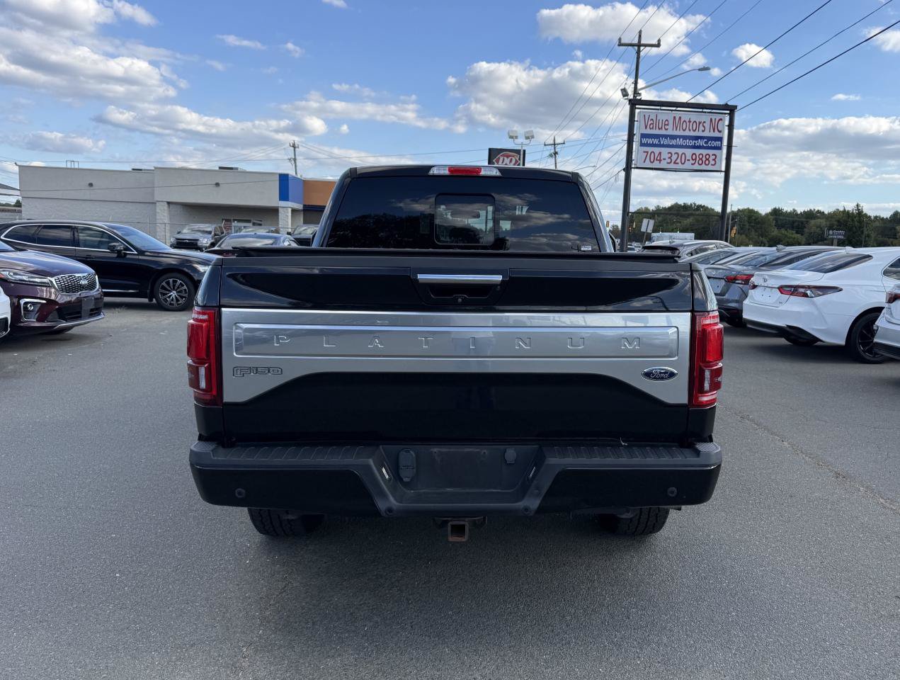 Used 2015 Ford F150 Platinum w/ Equipment Group 701A Luxury AWD/4WD image 5